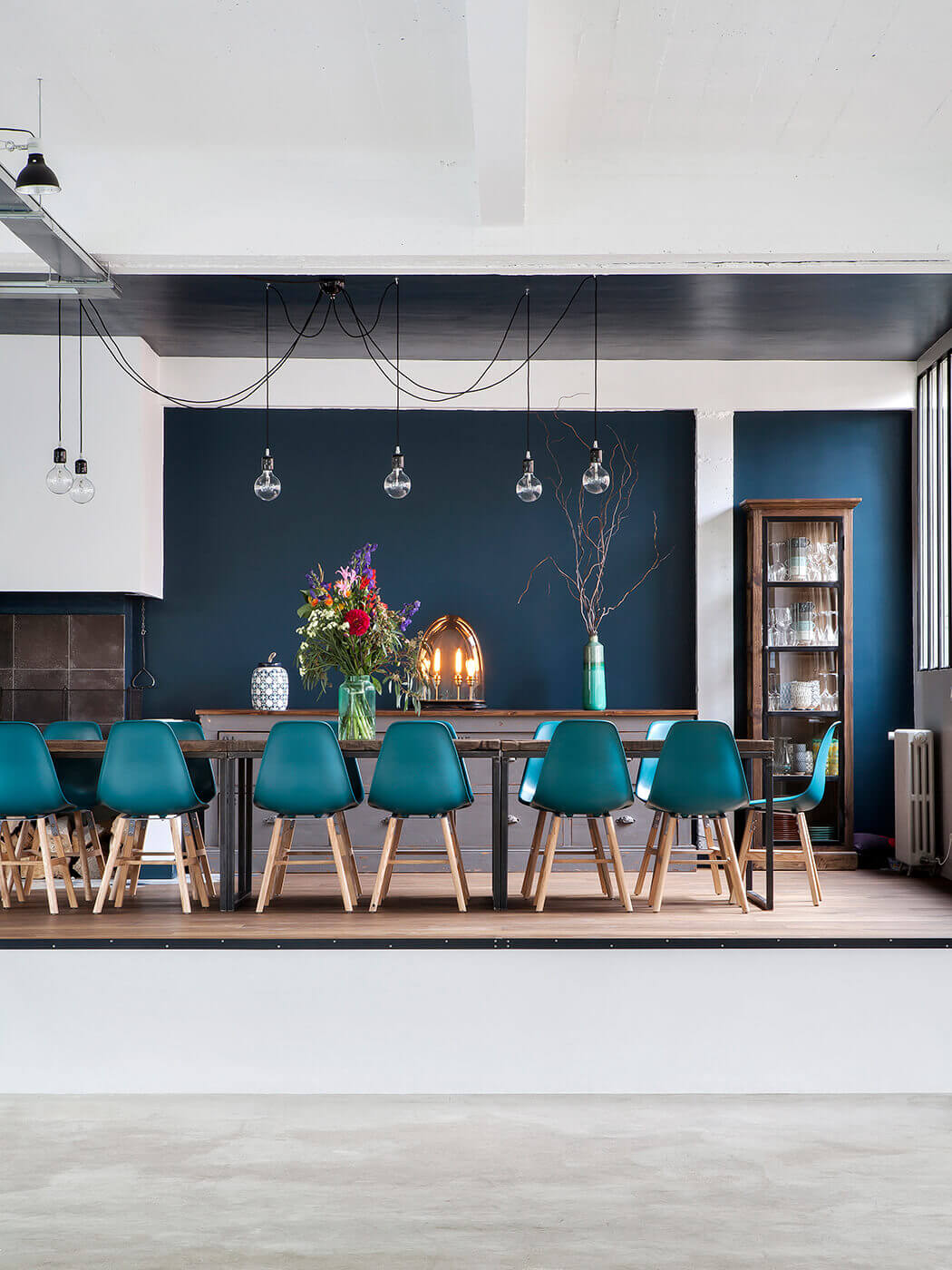 décoration haut de gamme très contemporaine pour la partie salle à manger