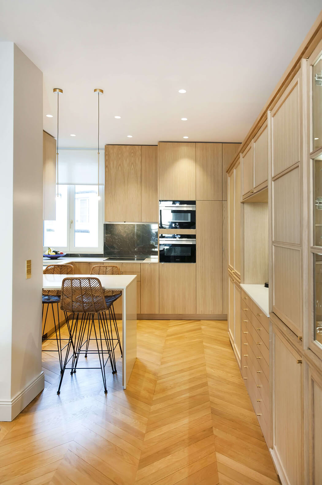 renovation haut de gamme pour la cuisine de cet appartement haussmannien