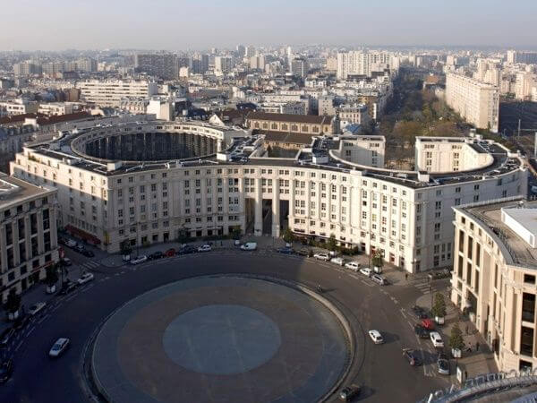 Architecture immeubles des années 80, Place de la Catalogne, Paris 14e