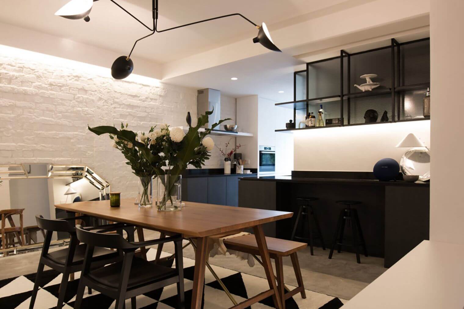 Salle à manger rénovée avec déco moderne