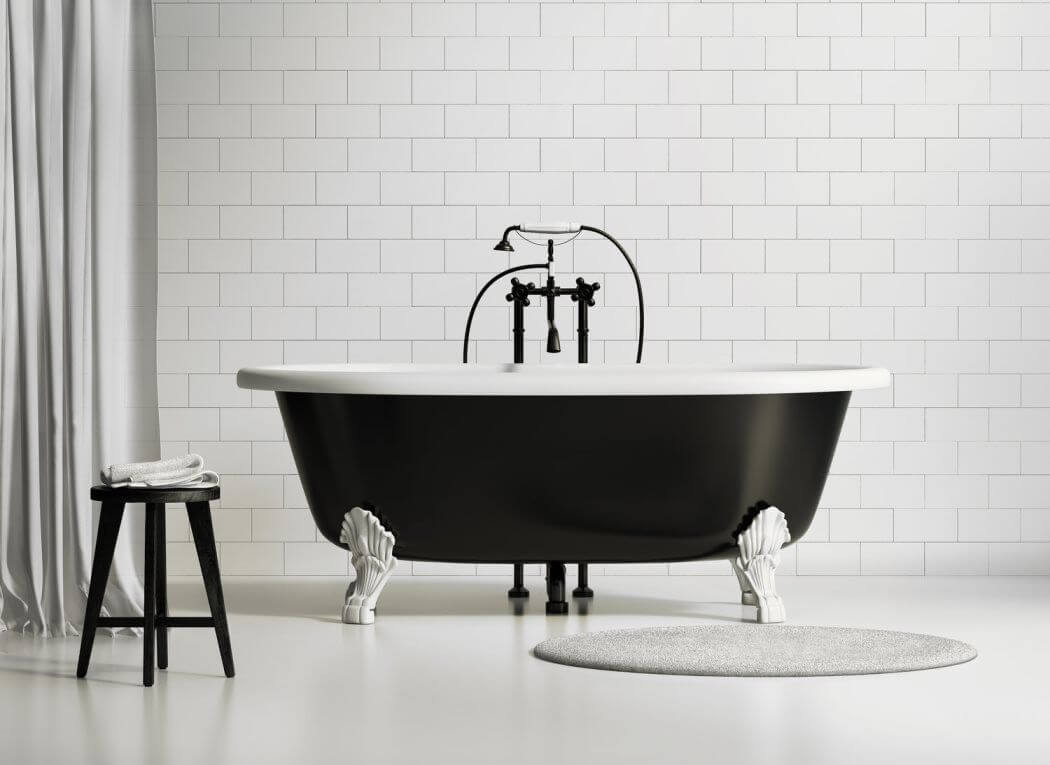 Relooking d'une baignoire pour une déco de salle de bain très chic et contemporaine