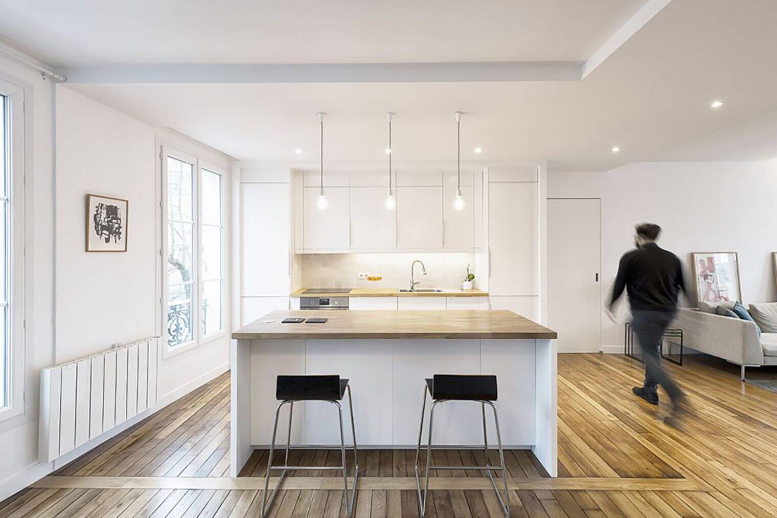 Aménagement cuisine moderne avec îlot central